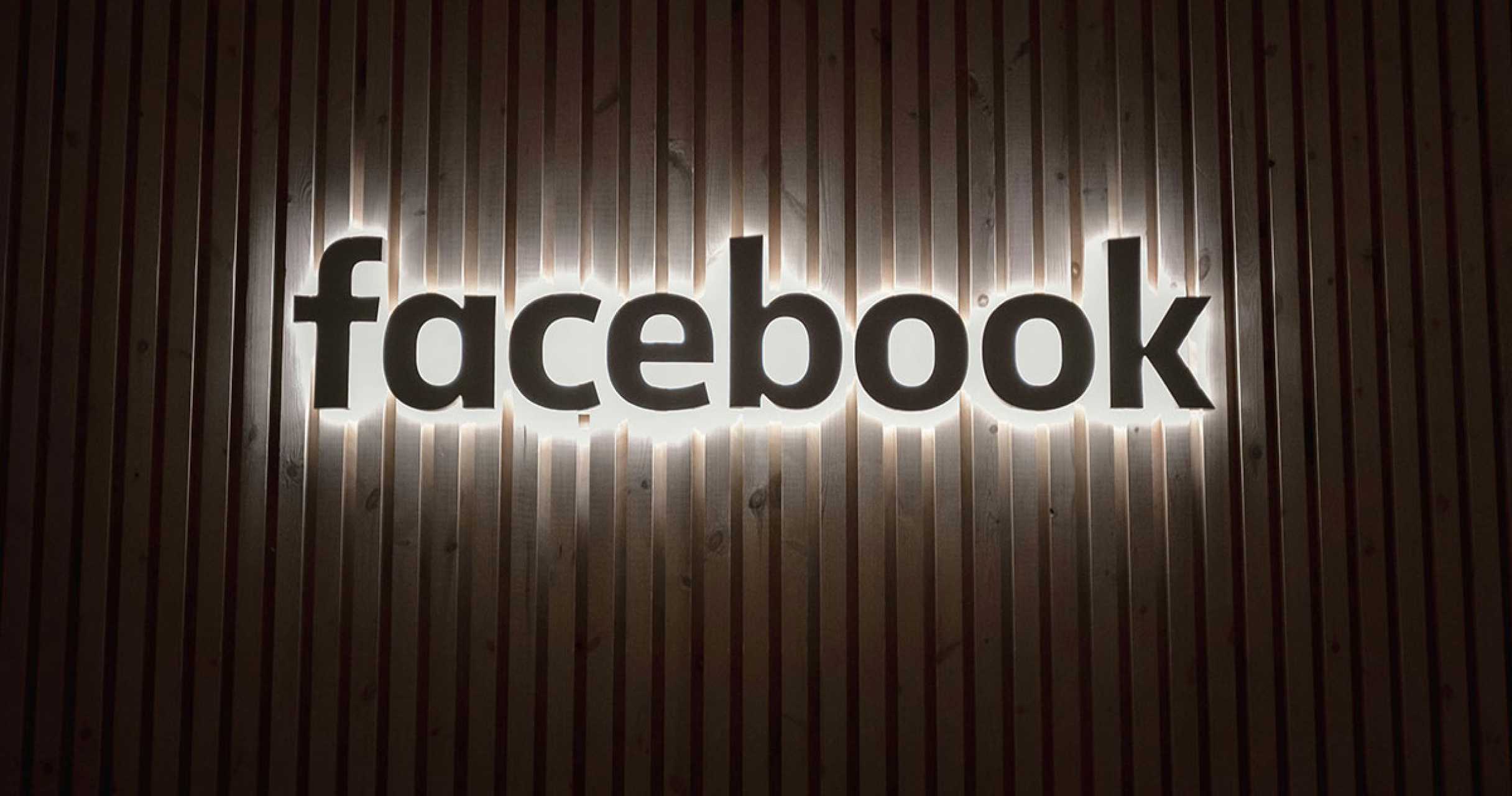 Should You Include Product Variants in Your Facebook Catalog Feed?